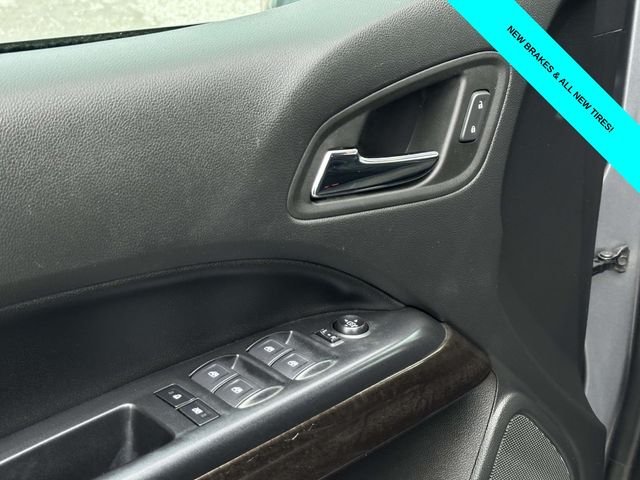 Used 2022 Gray GMC Elevation image 28