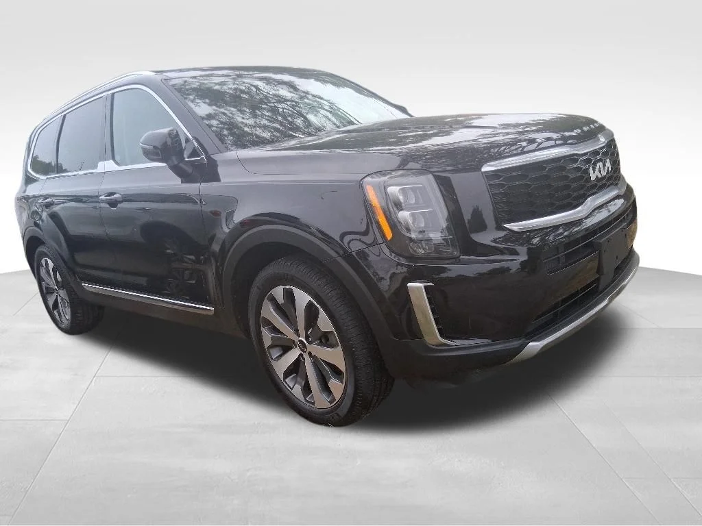 Used 2022 Black Kia EX image 4
