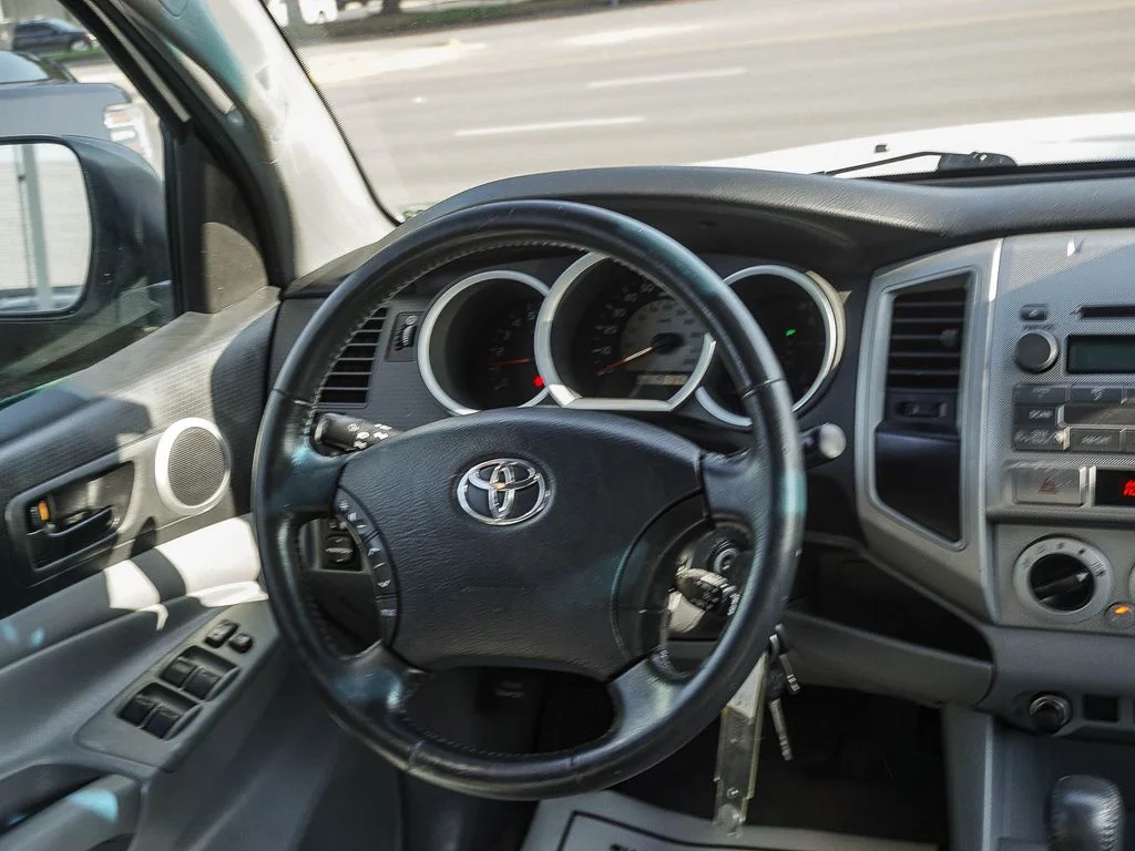 Used 2009 White Toyota PreRunner image 17