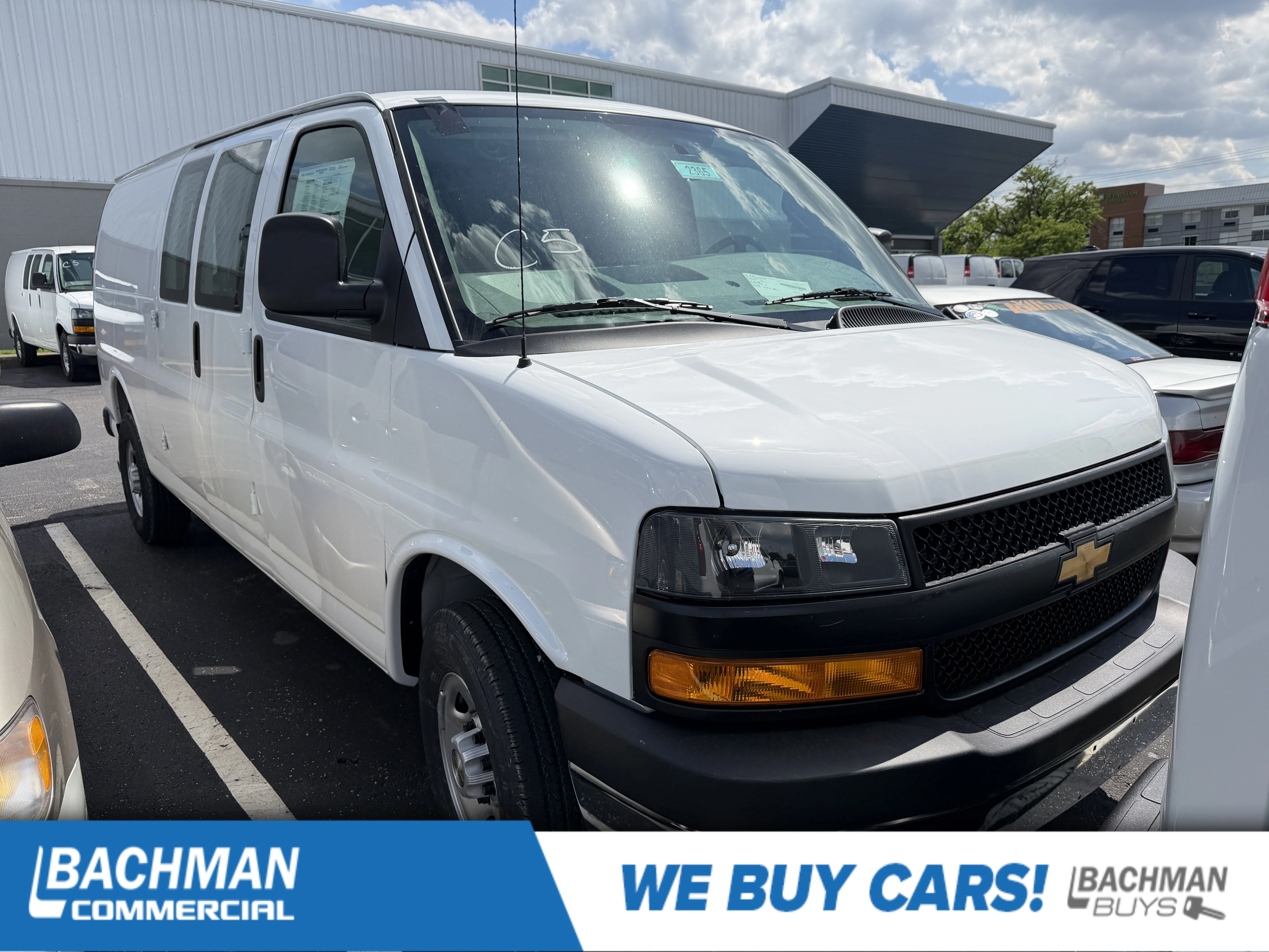 2026 Chevrolet Express 3500 Extended Work Van's photo