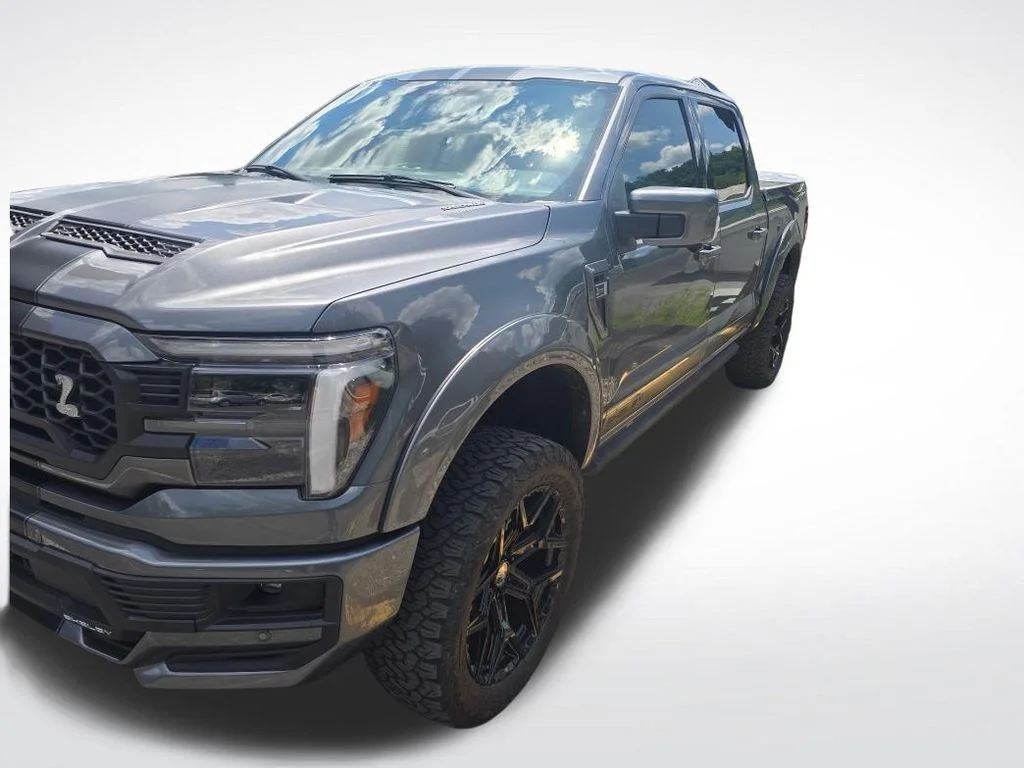 Used 2025 Gray Metallic Ford Lariat image 4