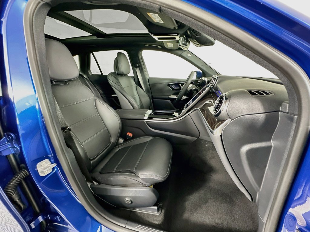 New 2027 Blue Mercedes-Benz GLC 300 image 29