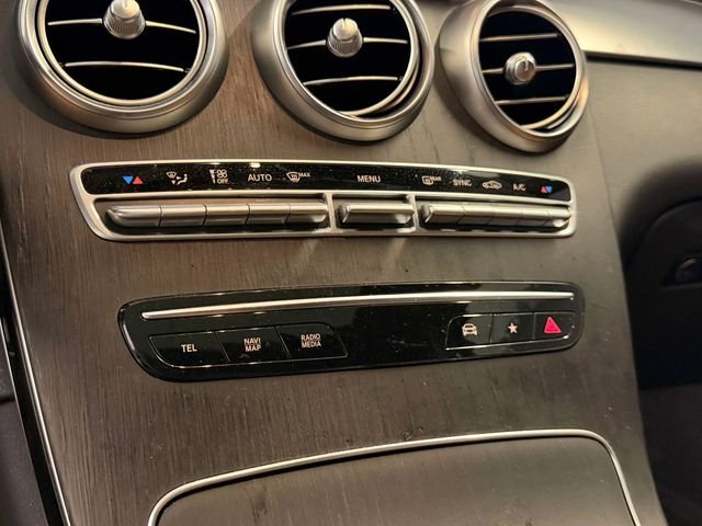 Certified Used 2023 White Mercedes-Benz GLC 300 Coupe image 28