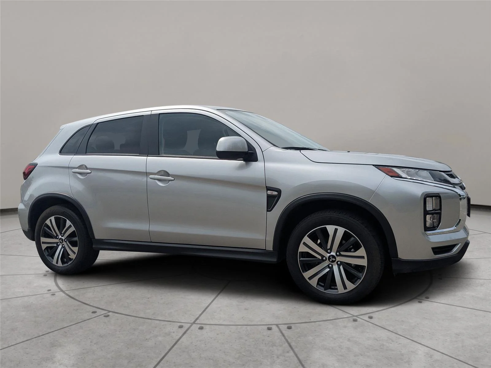 Used 2025  Mitsubishi S image 1