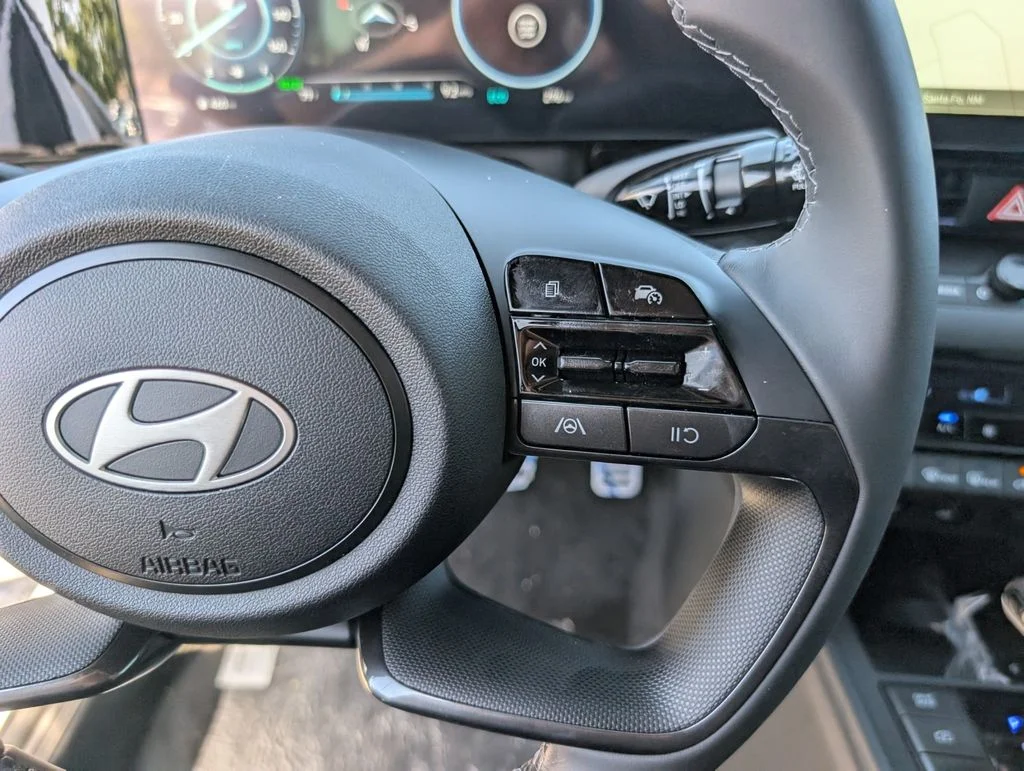 New 2025 White Hyundai SEL Sport image 17