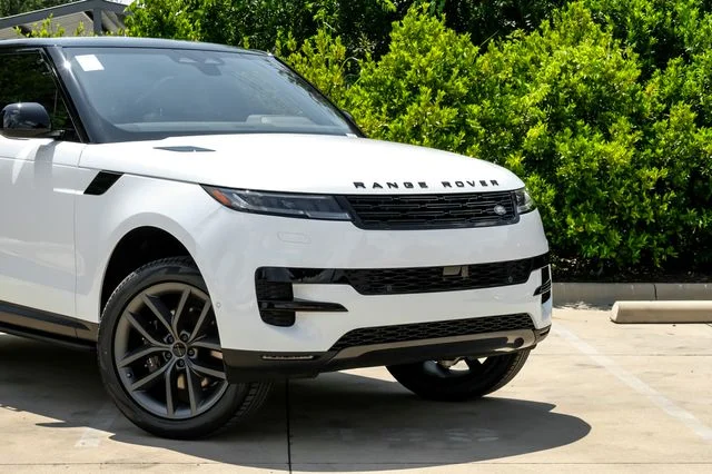 New 2026 Fuji White Land Rover SE image 8