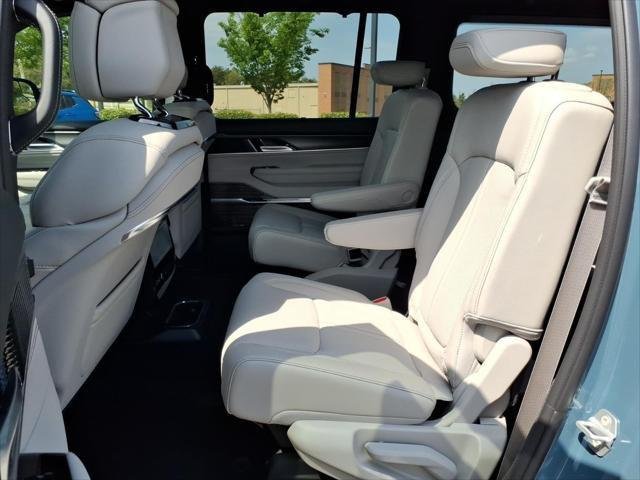 New 2026 Steel Blue Exterior Paint Jeep Grand Wagoneer image 20