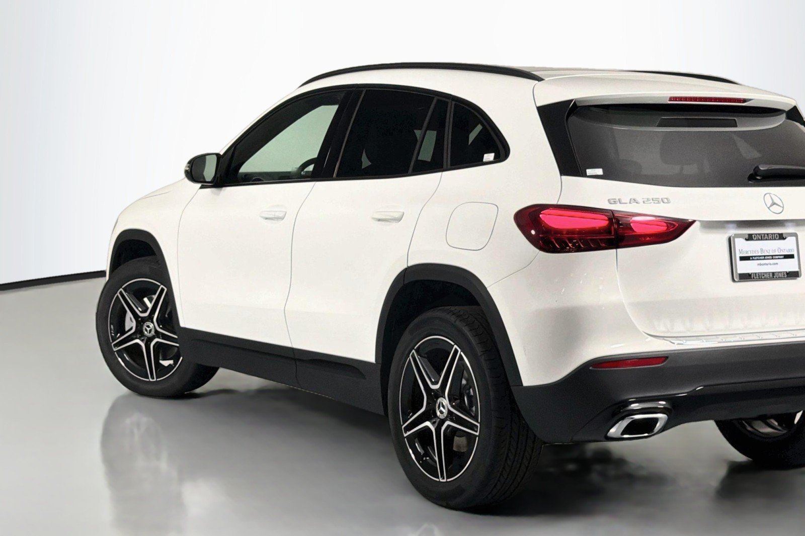 New 2026 Polar White Mercedes-Benz GLA 250 SUV image 14