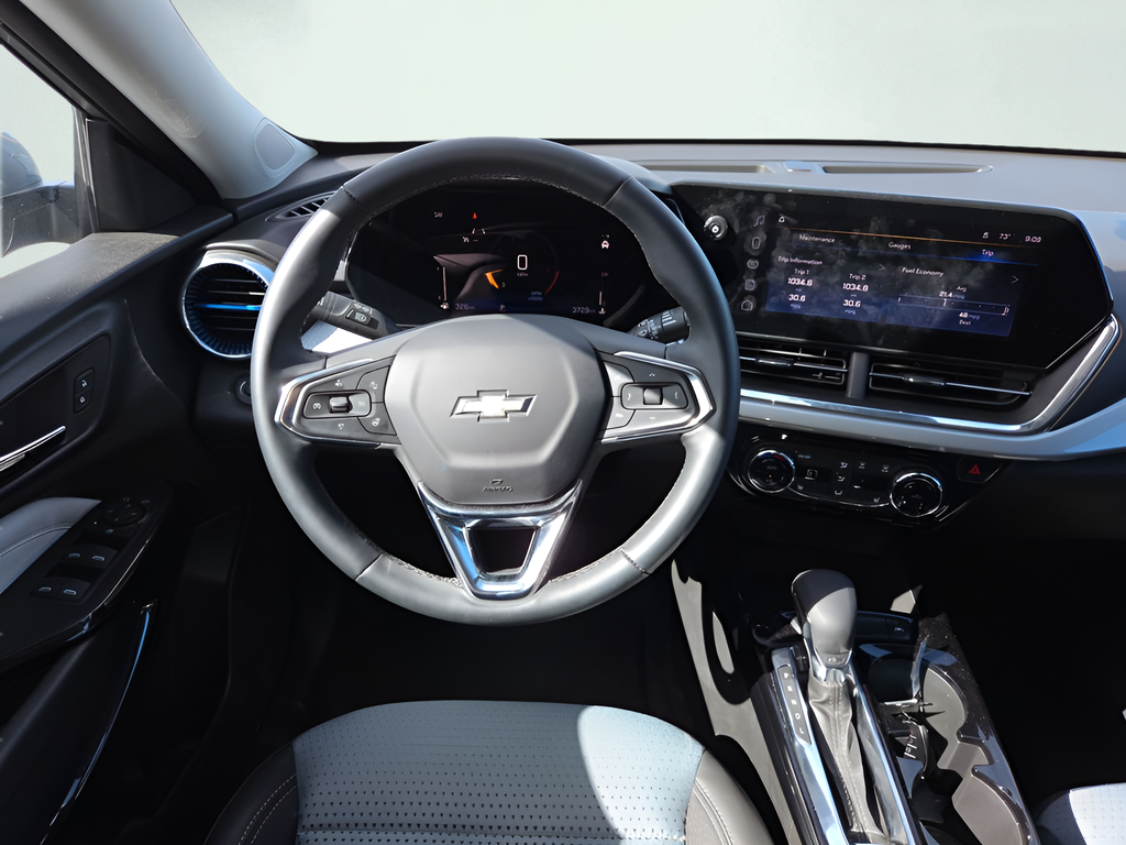Used 2025 Gray Chevrolet LT image 18