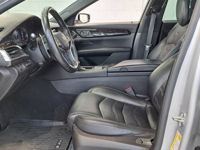 Used 2018 RADIANT SILVER METALLIC Cadillac Platinum AWD image 23