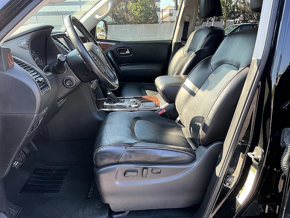 Used 2019 Super Black Nissan SL image 12