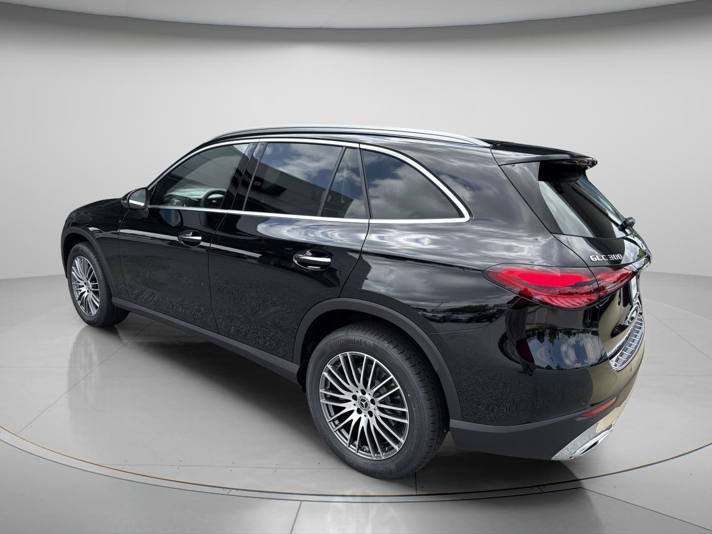 Certified Used 2026 Black Mercedes-Benz GLC 300 image 10