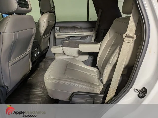 Used 2018 White Ford Limited image 45