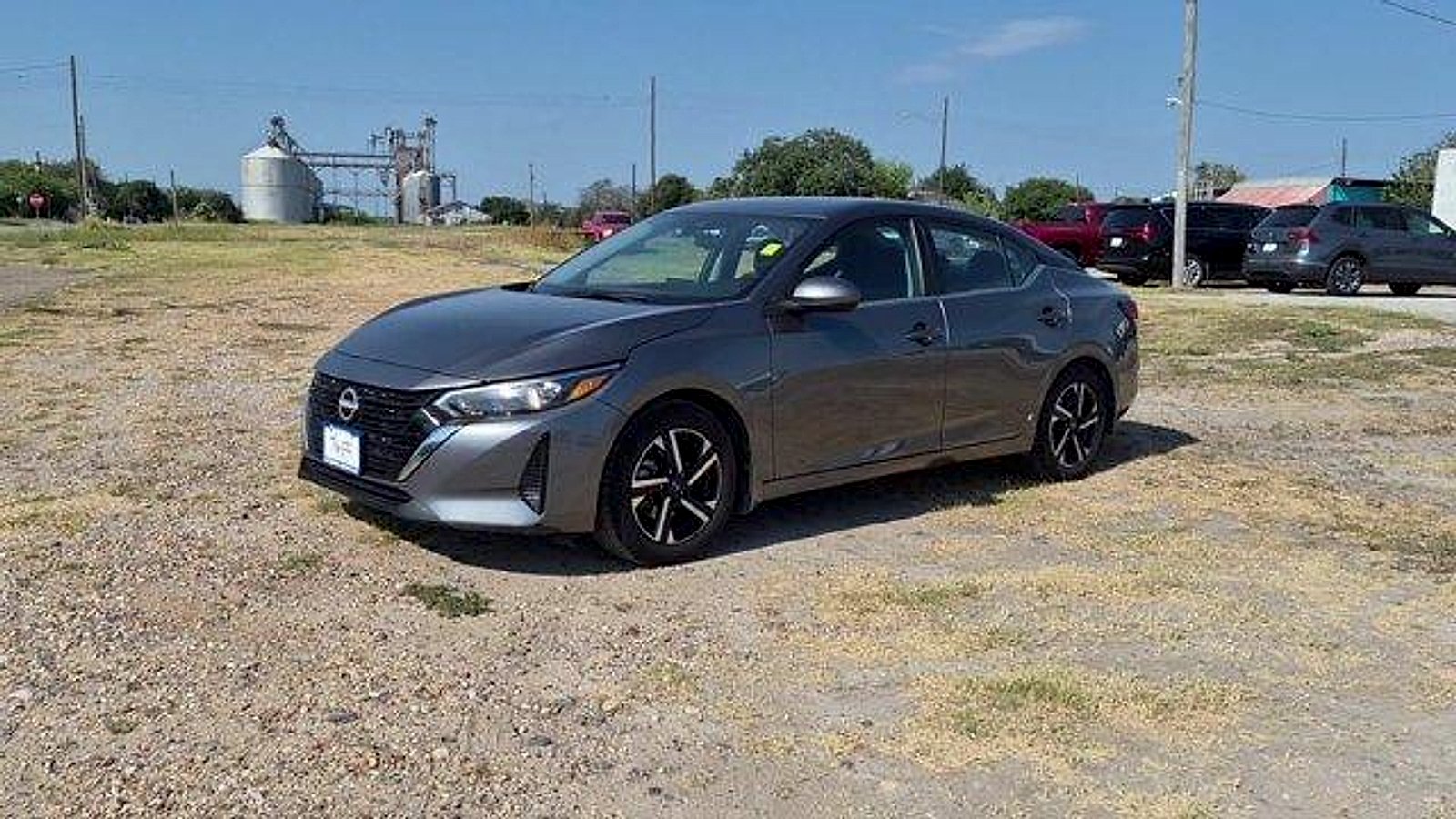 Used 2024 Gun Metallic Nissan SV Xtronic CVT image 4