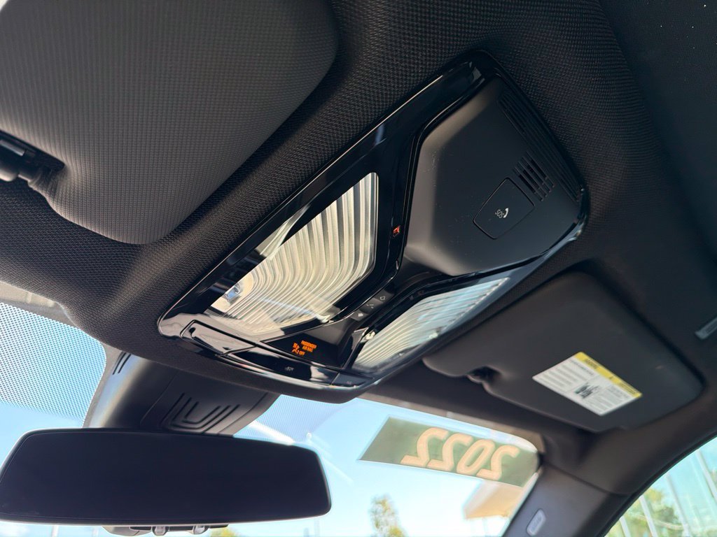 Used 2022 Black BMW sDrive40i image 25