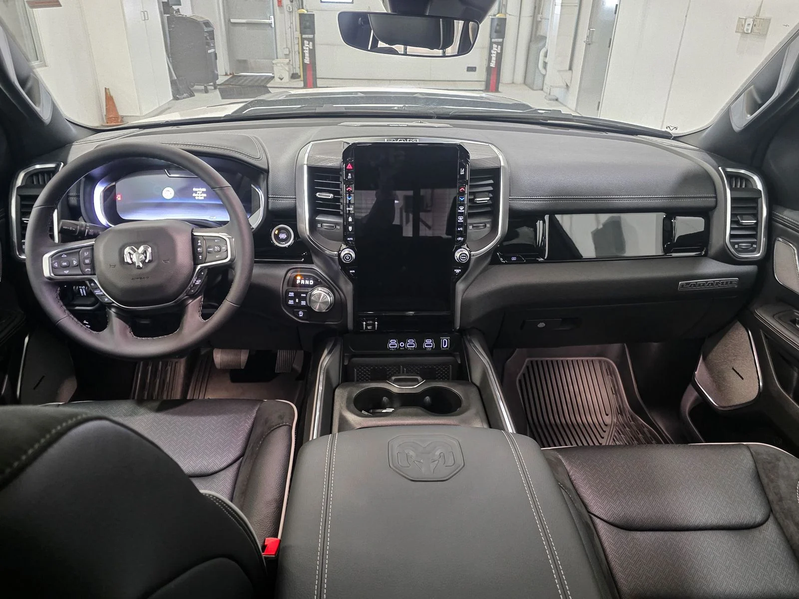 2026 RAM 1500 Laramie - Photo 25