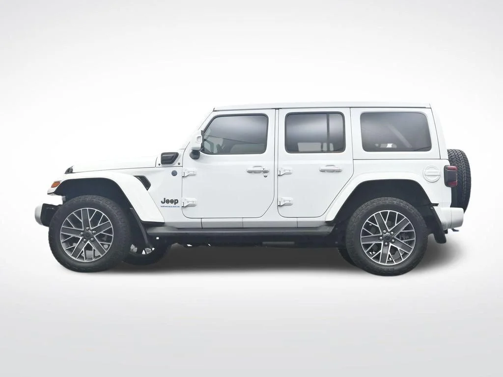 Used 2024 White Jeep High Altitude 4xe image 37