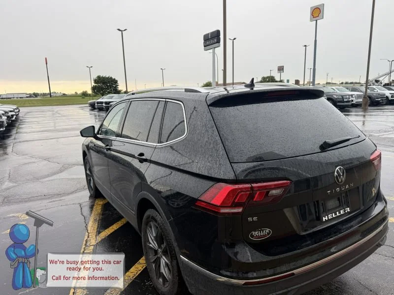 Used 2022 Black Volkswagen 2.0T SE image 3