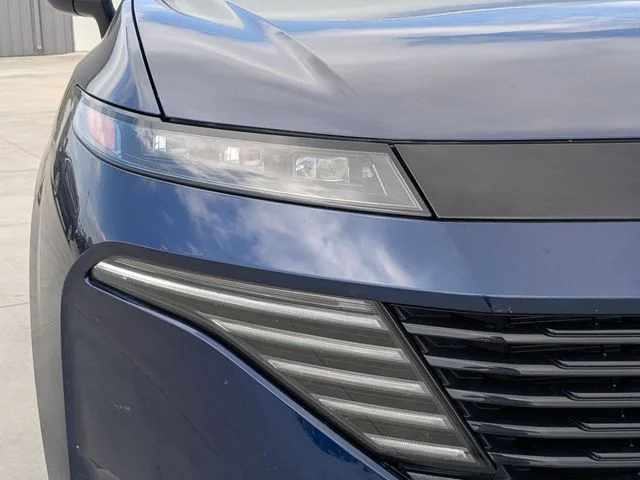Used 2025 Blue Nissan SL image 10