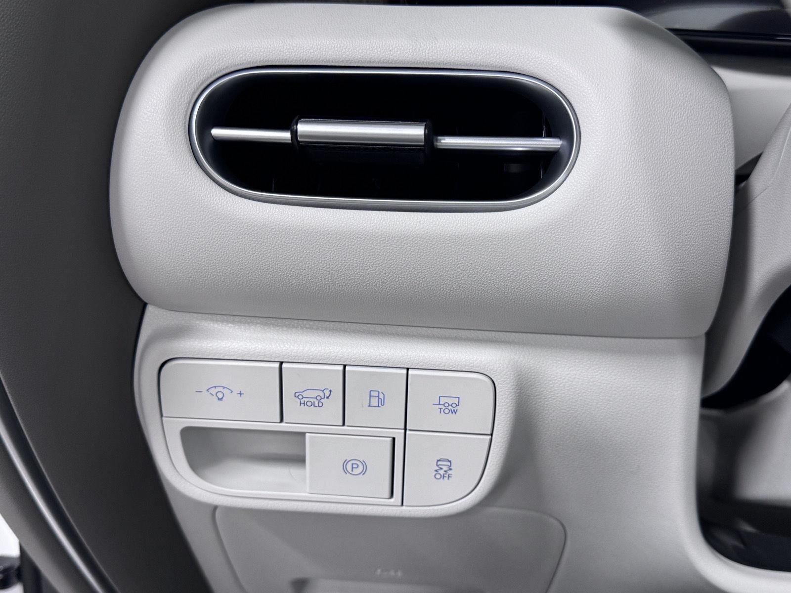 New 2027 Creamy White Pearl Hyundai SEL 7P image 28