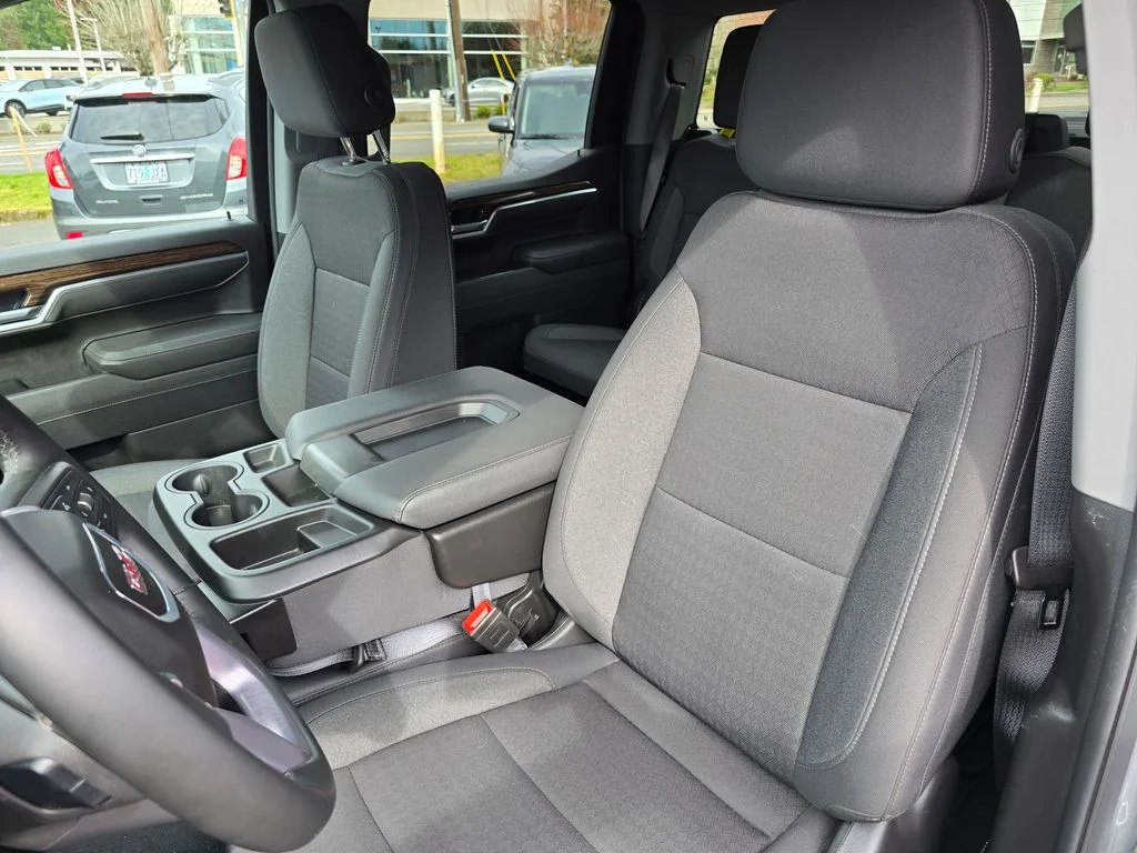 Used 2025 Sterling Metallic GMC SLE image 22