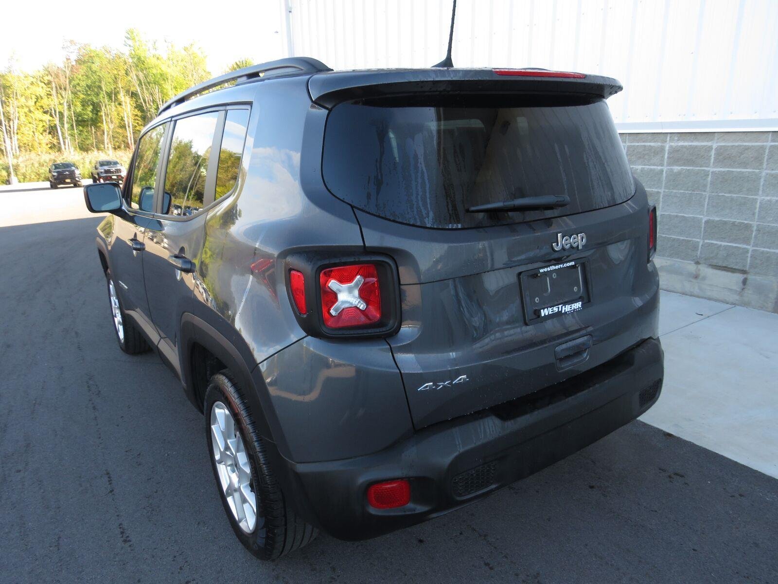 Used 2023 Graphite Gray Jeep Latitude image 15
