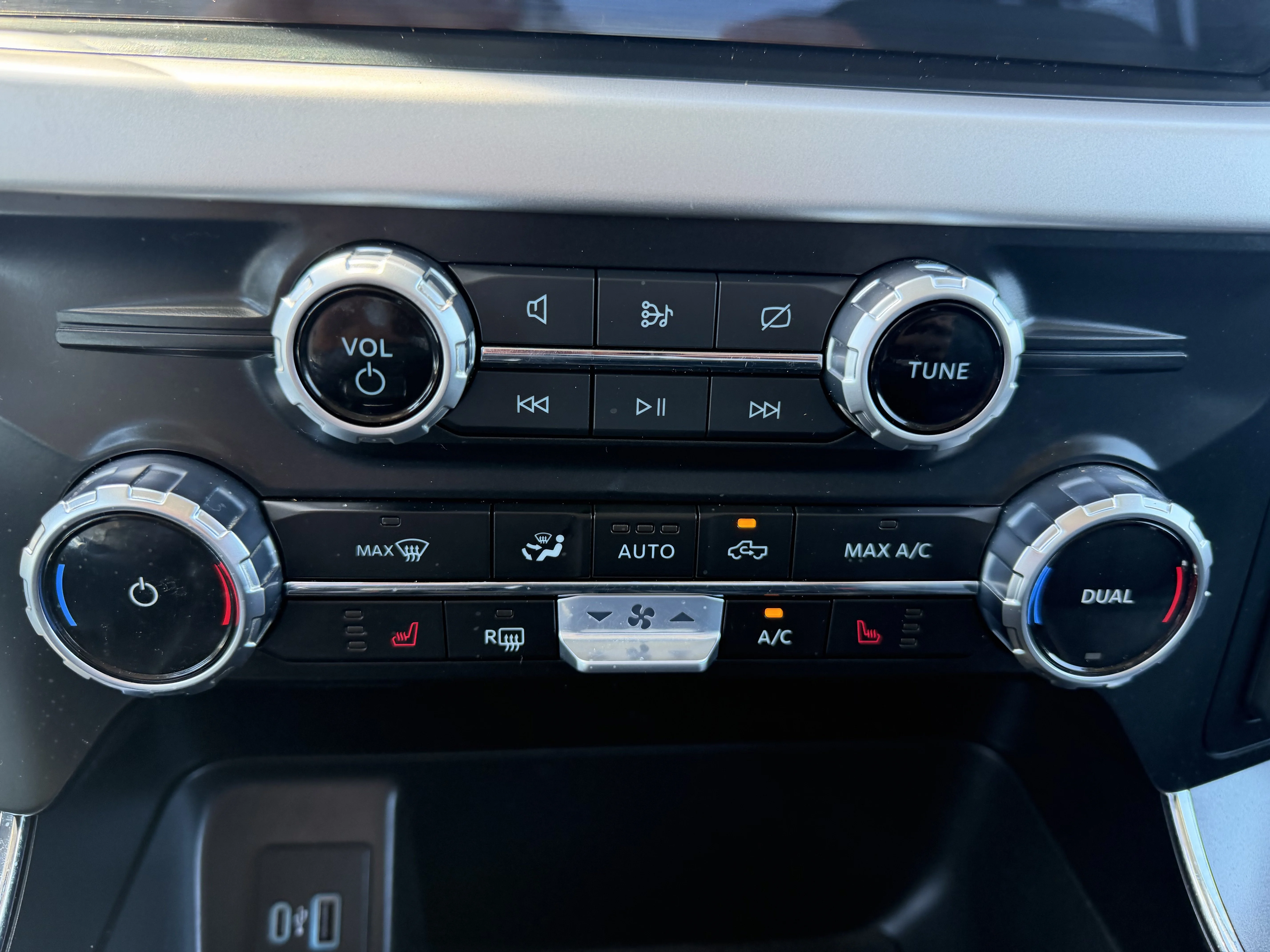 Used 2023 Red Ford XLT image 18