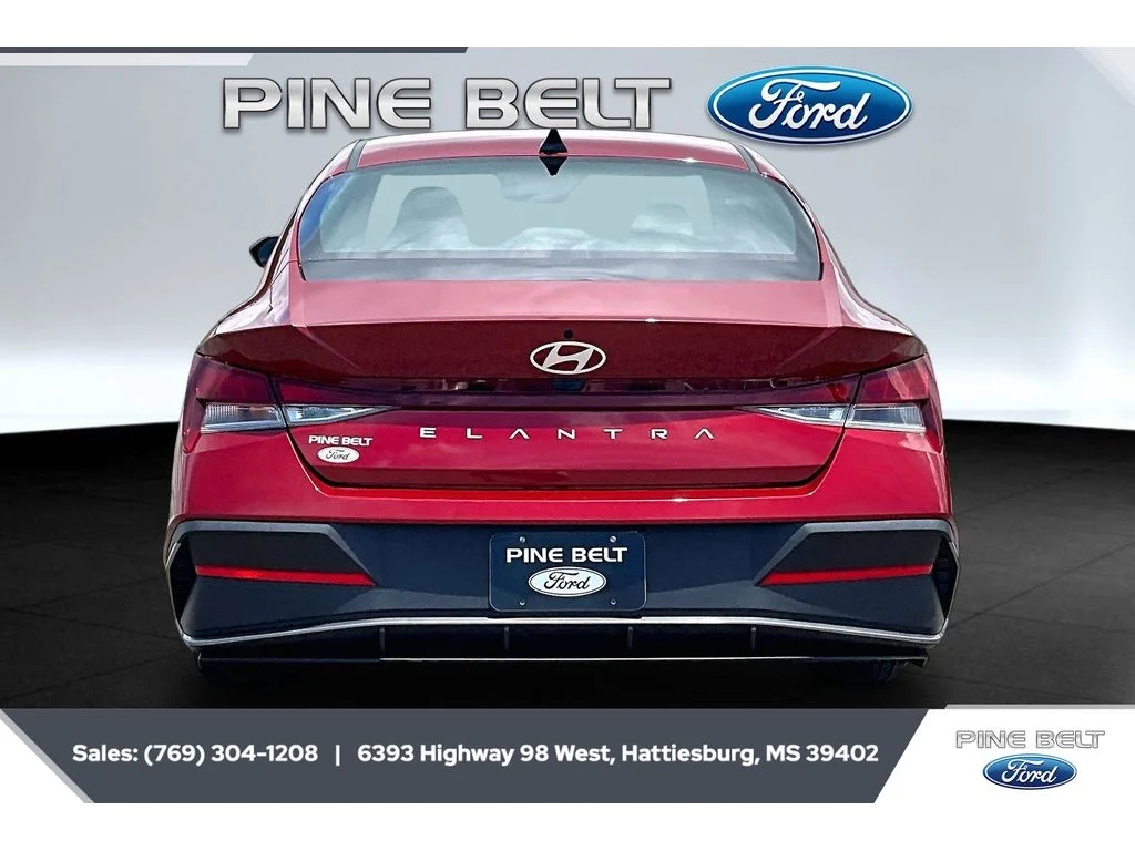 Used 2024 Red Hyundai SE image 4