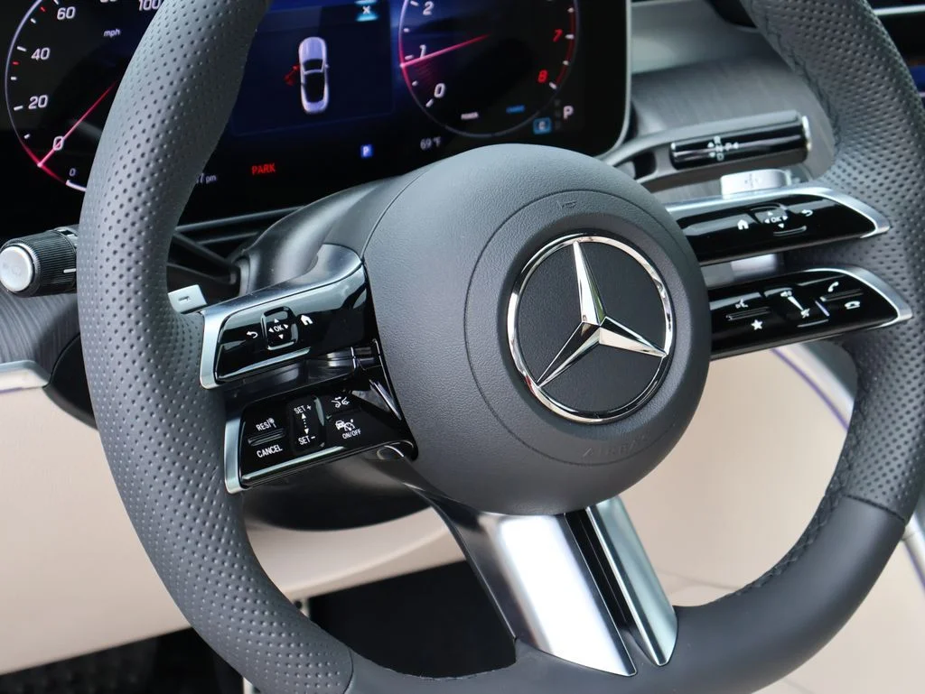 New 2026 MANUFAKTUR Patagonia Red Mercedes-Benz CLE 300 image 21