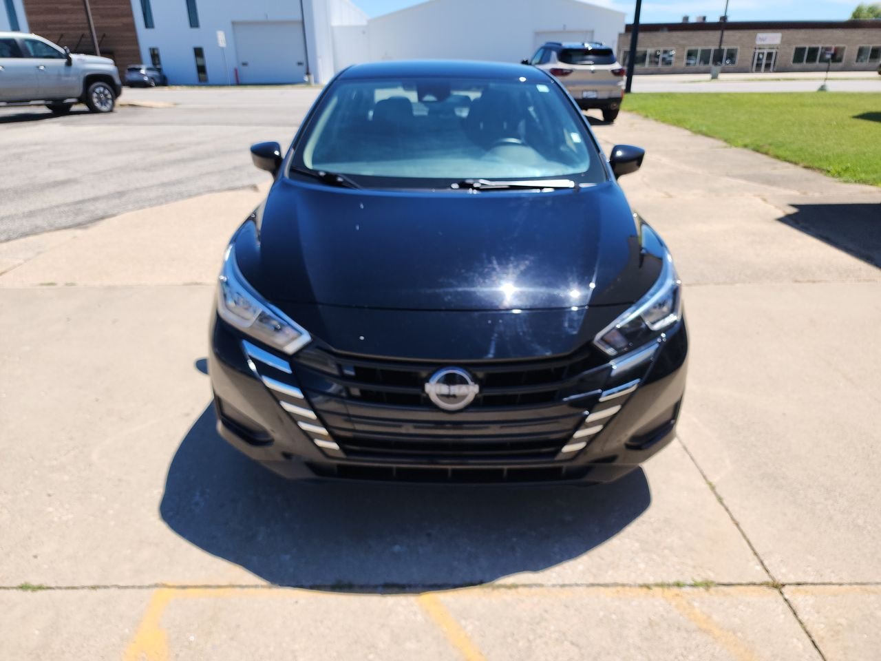 Used 2023  Nissan SV image 3