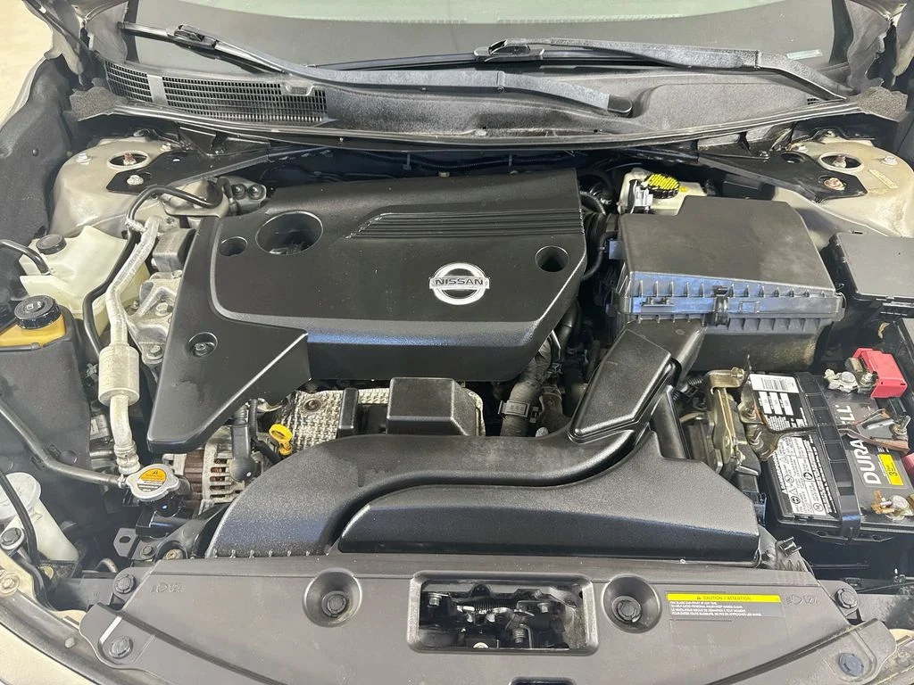 Used 2013 Beige Nissan 2.5 SV image 37