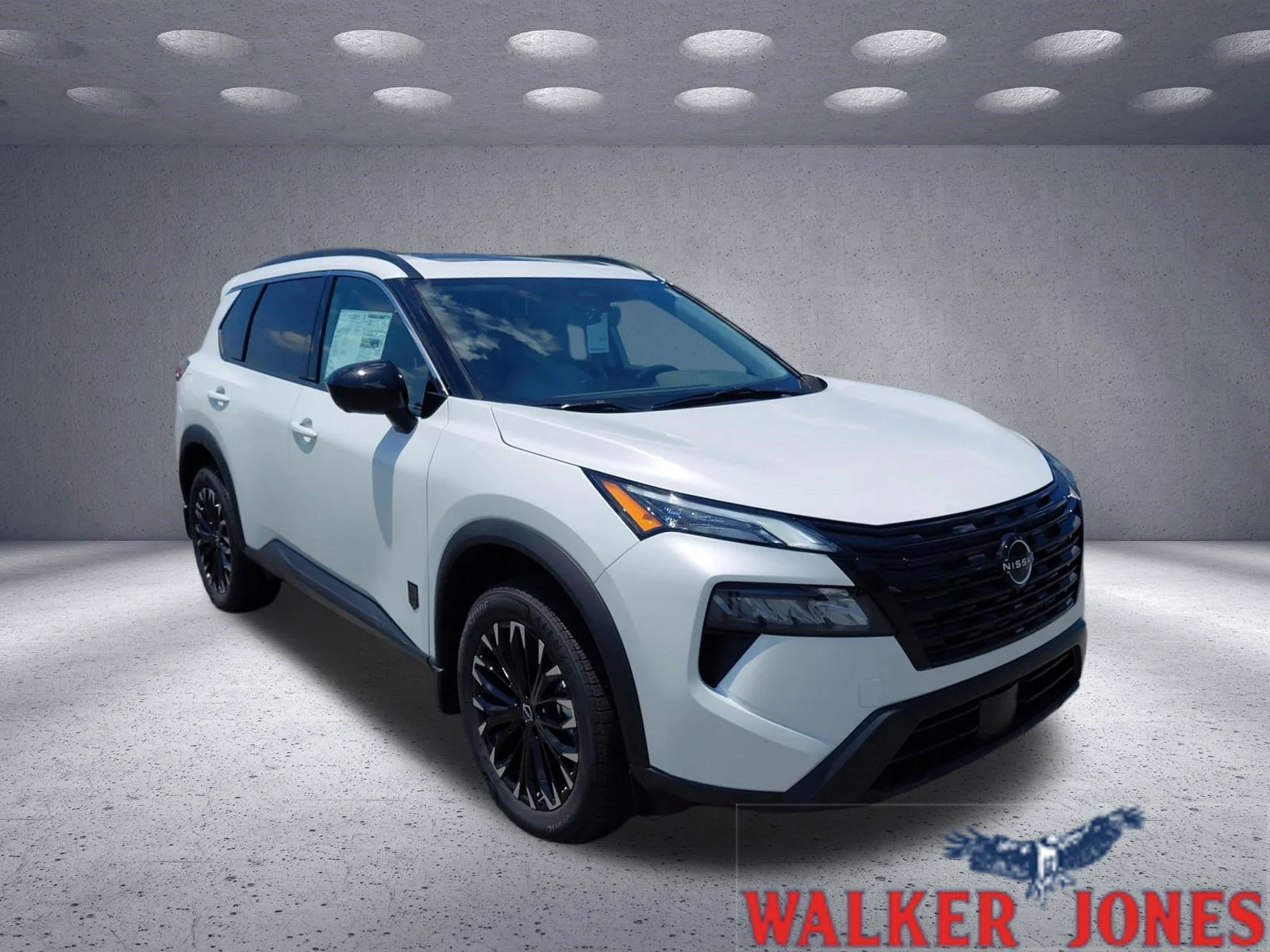 New 2026 Everest White Pearl TriCoat Nissan Dark Armor™ image 1