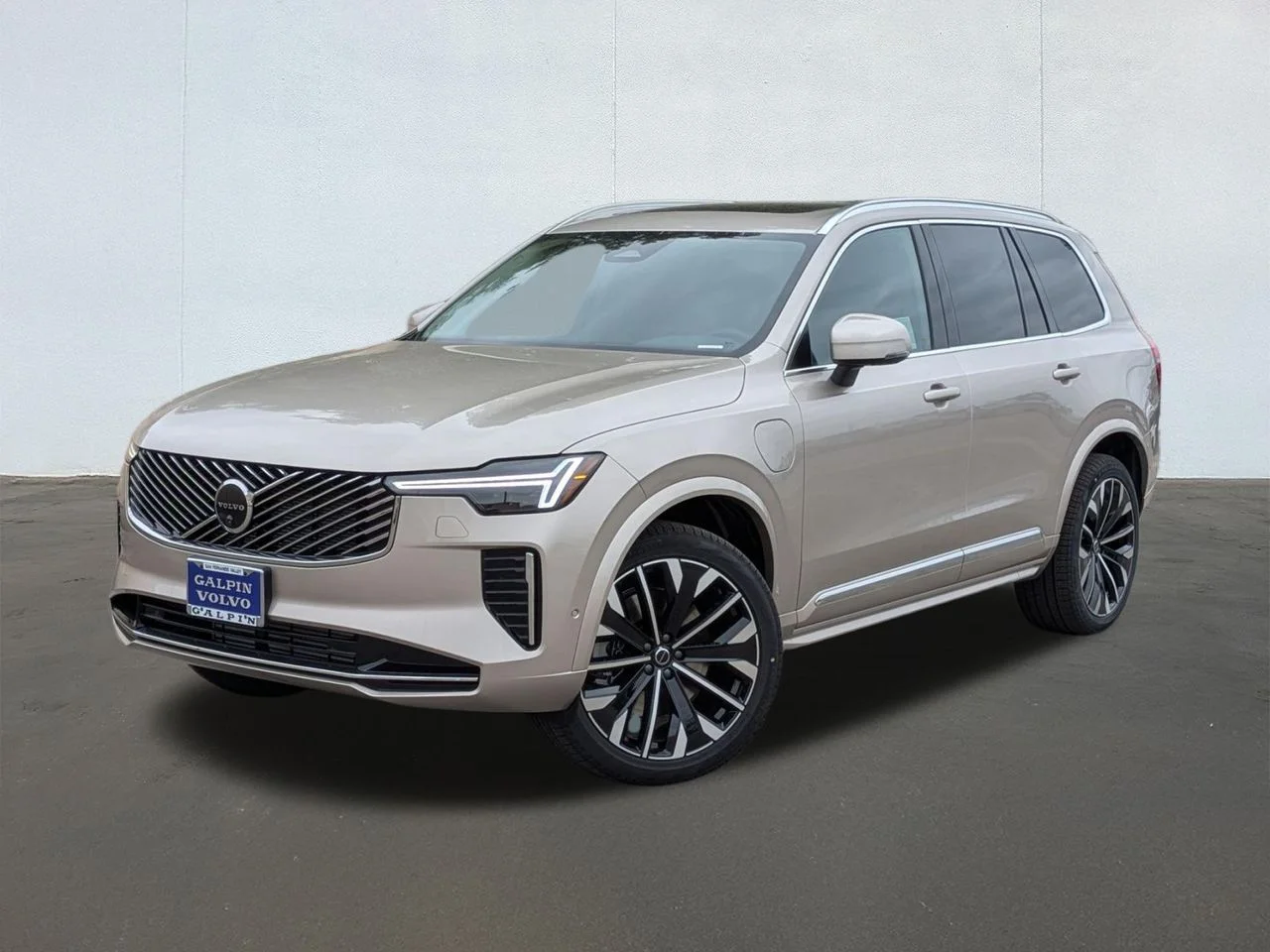 2026 Volvo XC90 T8 Recharge Plus Bright 7-Seat 4WD's photo