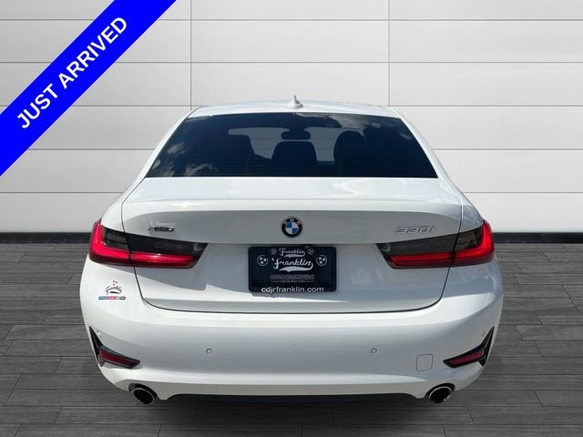 Used 2019 White BMW 330i xDrive image 4