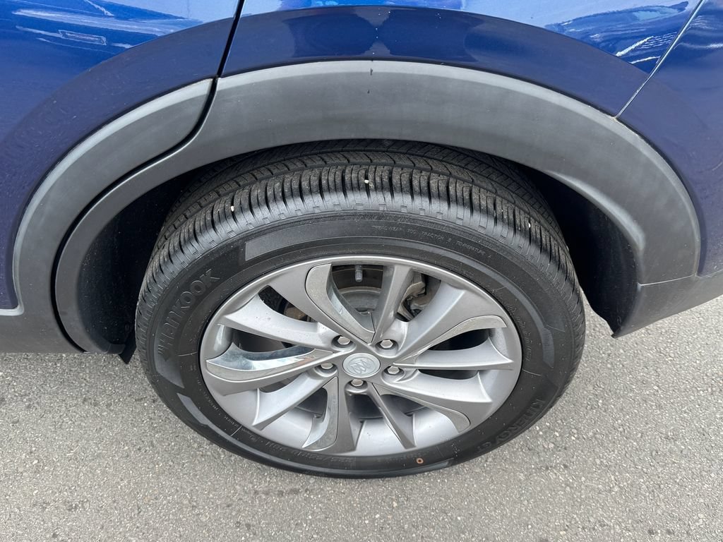 Used 2023 Sapphire Metallic Buick Select image 10