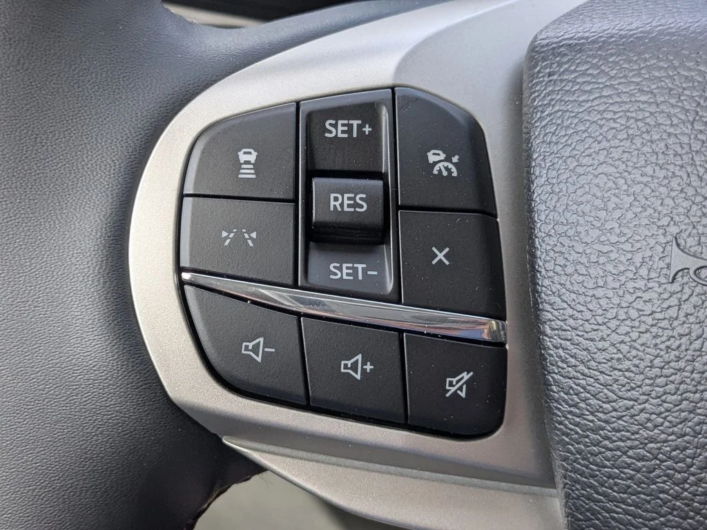 New 2026 Star White Metallic Tri-Coat Ford Active image 26