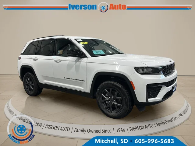 2027 Jeep Grand Cherokee Laredo Altitude