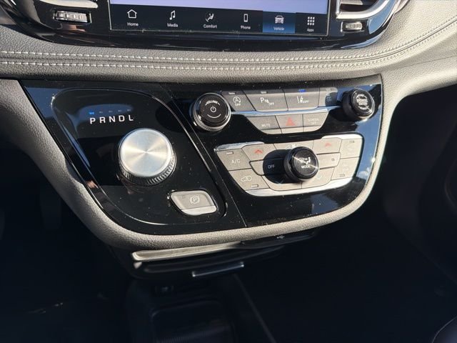 2026 Chrysler Pacifica Select - Photo 14