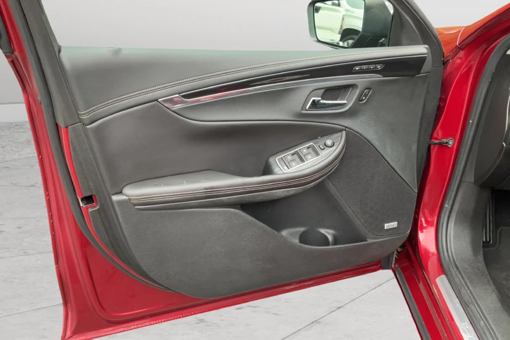 Used 2018 Red Chevrolet Premier image 10