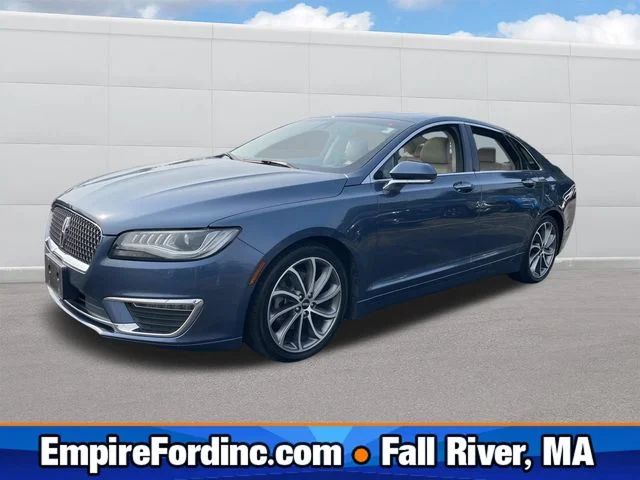 Used 2019 Blue Lincoln Reserve image 1
