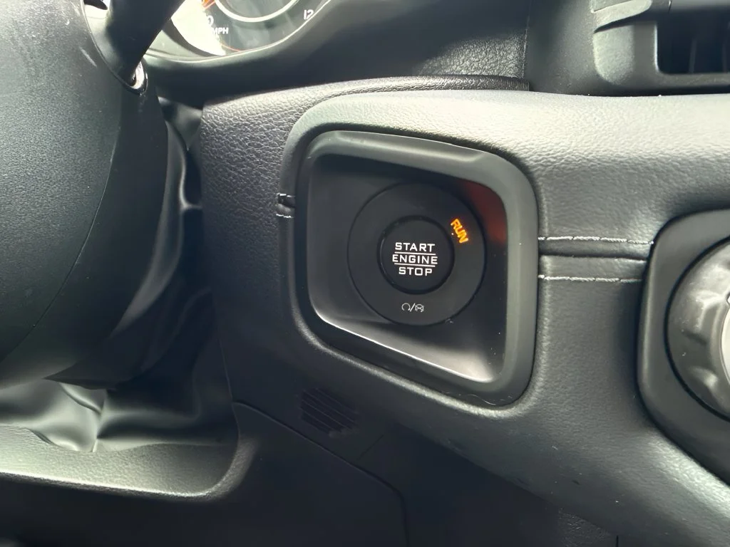 Used 2024 White Jeep Sahara image 21