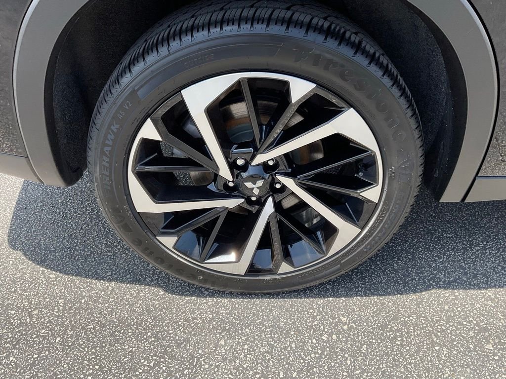 Used 2023 Black Mitsubishi SE image 8
