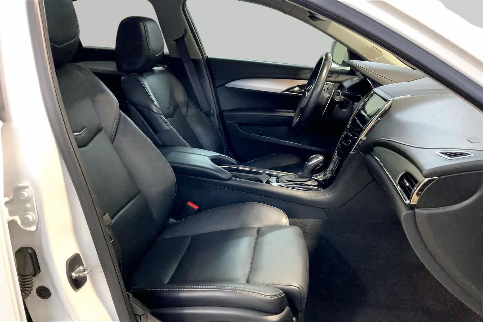 Used 2018 Crystal White Tricoat Cadillac Premium Luxury RWD image 8