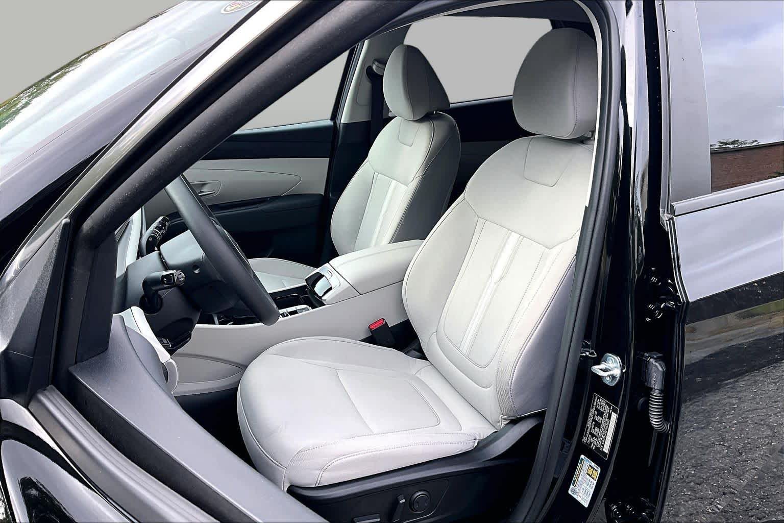 Used 2026 Phantom Black Hyundai SEL image 7