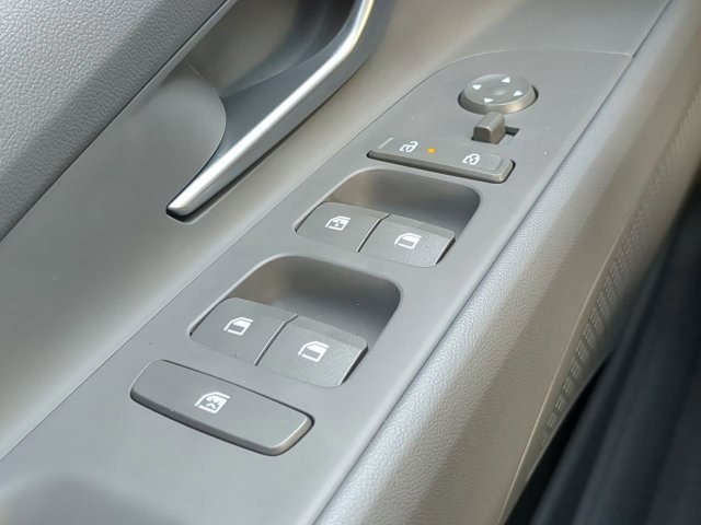 2025 Hyundai Elantra SEL - Photo 49