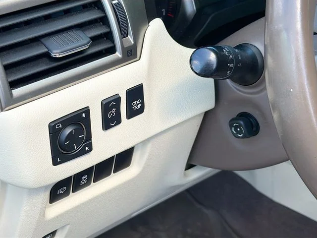 Used 2019  Lexus 460 image 10