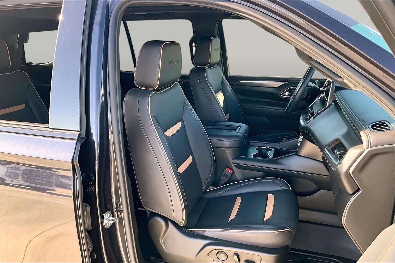 Used 2023 TITANIUM RUSH METALLIC GMC AT4 image 9