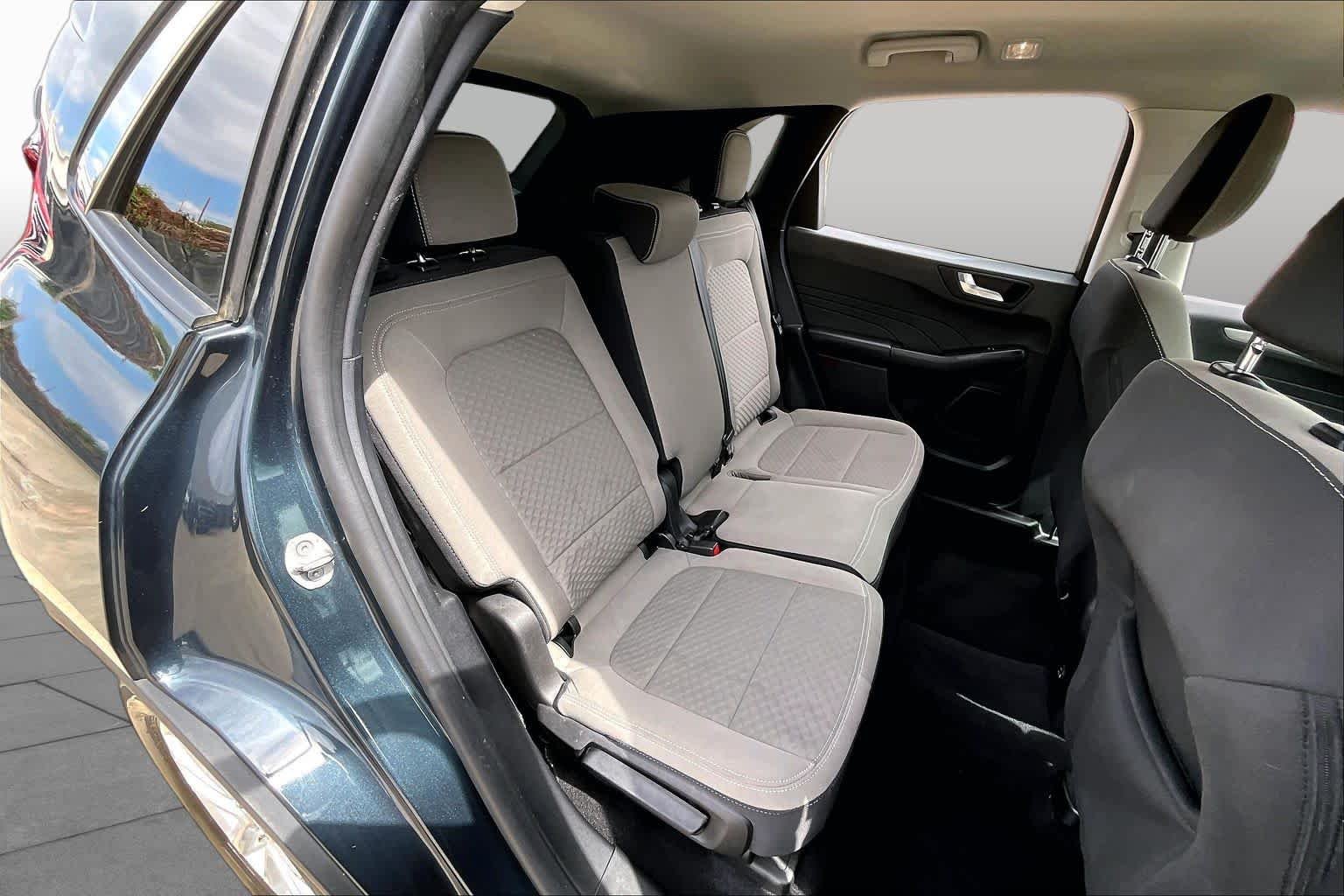 Used 2022 Stone Blue Metallic Ford SE image 20