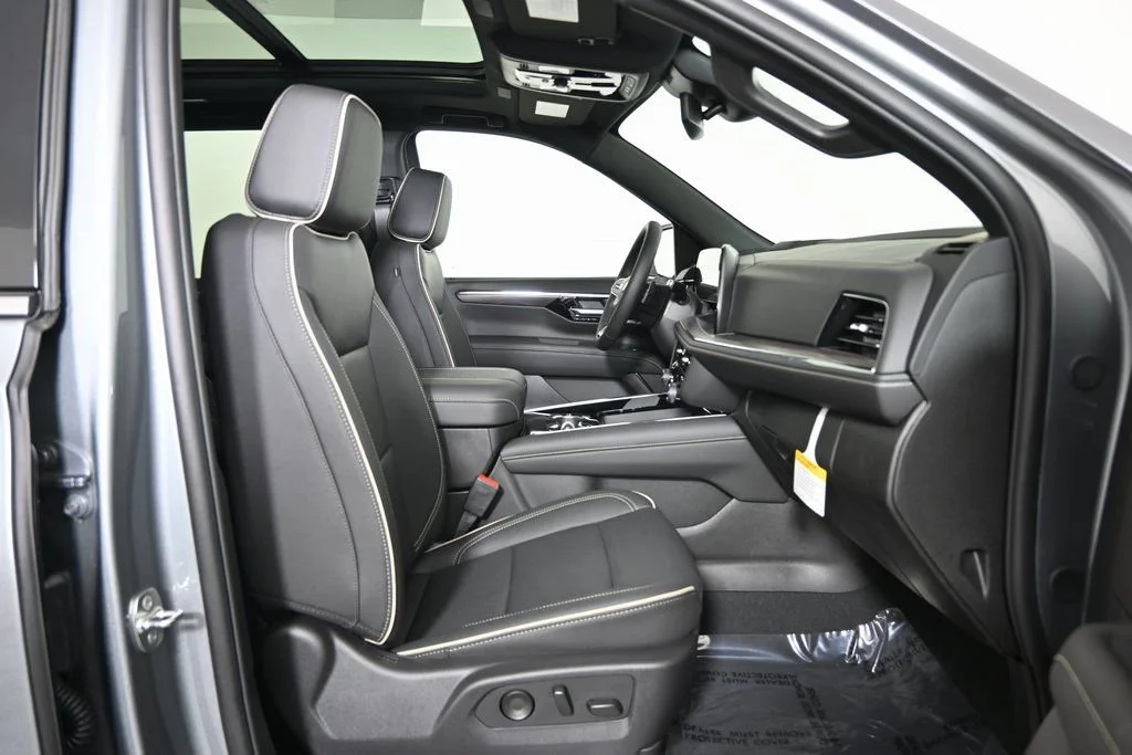 2026 Chevrolet Suburban Premier - Photo 13
