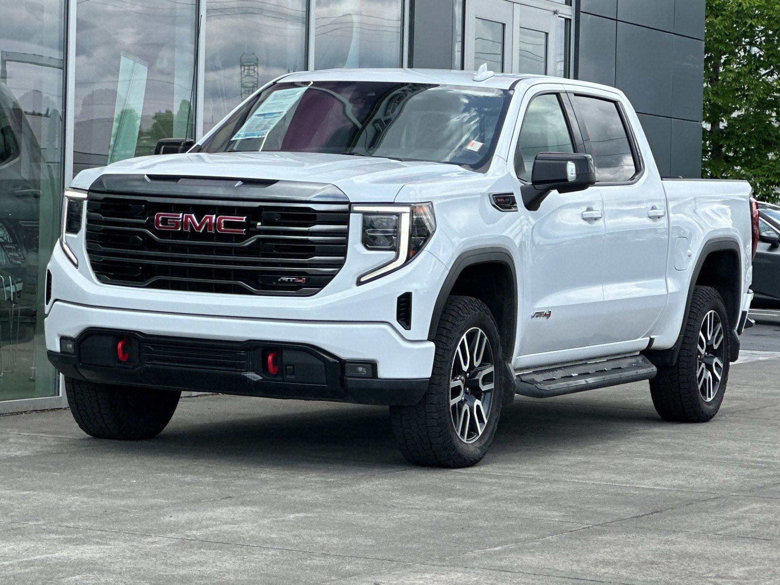 Used 2022 Summit White GMC AT4 image 6